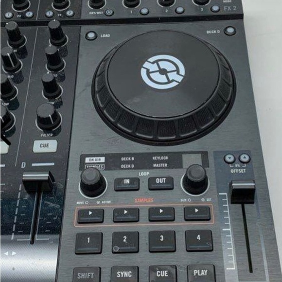 Traktor Kontrol S4 DJ 4-Channel Controller Native Instruments - Picture 5 of 11